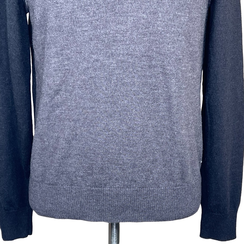 Men’s Banana Republic Extra Fine Merino Wool V-Neck Sweater Size Large - Picture 3 of 10